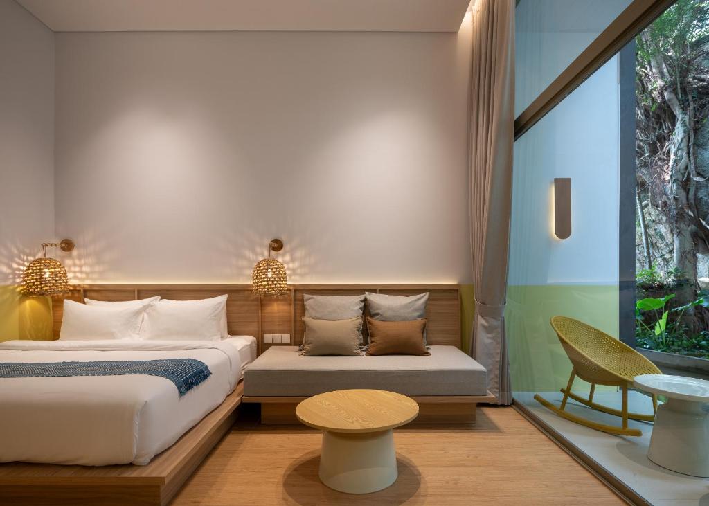 Junior Suite with Garden View